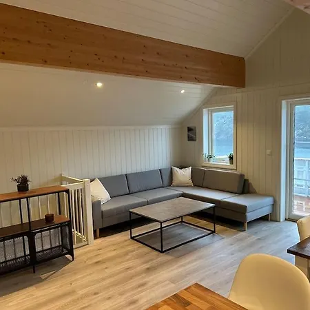 펜션 Rorbu I Gilsvagen - Egen Brygge - Batutleie Blaenes